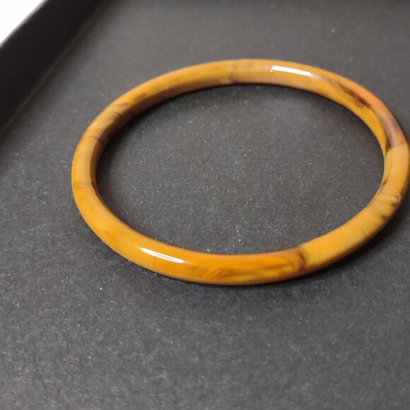 Caramel Colored 8.5 Inch Glass Bangle - Picture 10 of 14